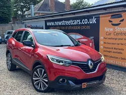 Red Used 2015 Renault Kadjar Signature SUV | £8,384 (Fair price)