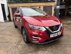 Red Used 2019 Nissan Qashqai N-Connecta SUV | £13,495 (Good price)