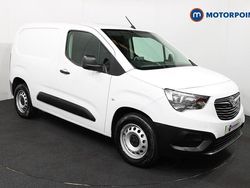 White New 2024 Vauxhall Combo MPV | £11,799 (Super price)