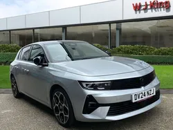 Grey Used 2024 Vauxhall Astra Ultimate Hatchback | £20,295 (Fair price)