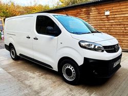 White Used 2022 Vauxhall Vivaro S Van | £12,902 (Fair price)