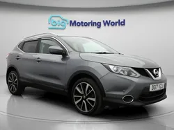 Grey Used 2017 Nissan Qashqai Tekna SUV | £10,200 (Good price)