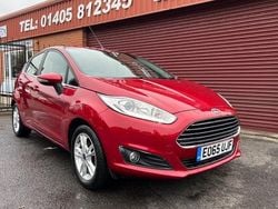 Red Used 2015 Ford Fiesta Zetec Hatchback | £6,189 (Fair price)
