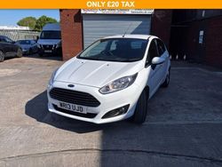 White Used 2013 Ford Fiesta Zetec Hatchback | £5,995 (Fair price)
