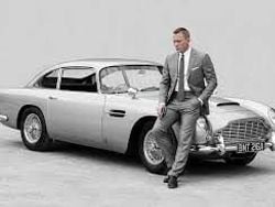 Blue Used 2015 Dacia Sandero Lauréate Hatchback | £6,595 (A bit pricey)