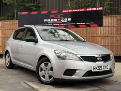 Silver Used 2010 Kia Ceed Hatchback | £295 (Good price)