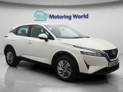 White Used 2022 Nissan Qashqai Acenta Premium SUV | £12,500 (Good price)