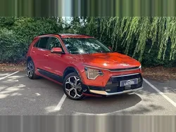 Metallic runway red Used 2022 Kia Niro 3 SUV | £21,750 (Fair price)