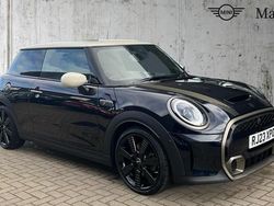 Blue/black Used 2023 Mini Cooper S Hatch Hatchback | £23,788 (Fair price)