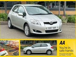 Silver Used 2007 Toyota Auris Hatchback | £2,450 (Fair price)