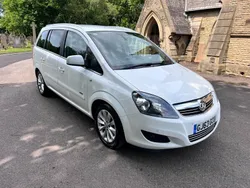 White Used 2013 Vauxhall Zafira Design Edition MPV | £3,690 (A bit pricey)