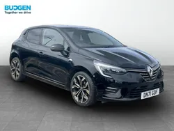 Black Used 2021 Renault Clio V SE Hatchback | £13,691 (Fair price)