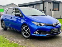 Blue Used 2018 Toyota Auris Hybrid Design Hatchback | £12,495 (Fair price)