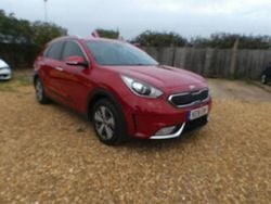 Red Used 2018 Kia Niro 2 SUV | £10,995 (Good price)