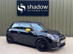 Black Used 2021 Mini Cooper SE Hatch Hatchback | £16,495 (A bit pricey)