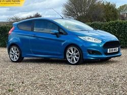 Blue Used 2016 Ford Fiesta Zetec Hatchback | £5,799 (Good price)