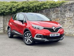 Red/black Used 2019 Renault Captur Play SUV | £8,250 (Fair price)