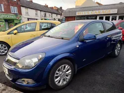 Blue Used 2011 Vauxhall Astra Sport Hatchback | £3,995 (Fair price)
