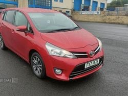 Red Used 2013 Toyota Verso MPV | £4,750 (Expensive)