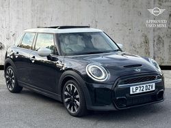 Black Used 2023 Mini Cooper S Exclusive Hatchback | £21,999 (Fair price)