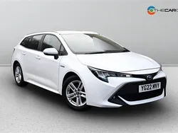 White Used 2022 Toyota Corolla Estate | £18,995 (Good price)