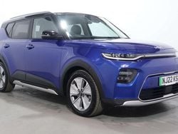 Blue Used 2022 Kia Soul EV SUV | £15,200 (Fair price)