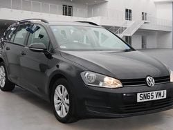 Black Used 2015 VW Golf VII SE Estate | £4,290 (Fair price)
