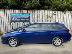 Blue Used 2017 Toyota Auris Business Edition Estate | £7,650 (Fair price)