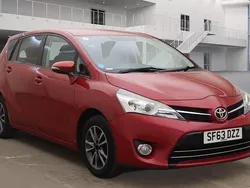 Red Used 2013 Toyota Verso MPV | £6,000 (Fair price)