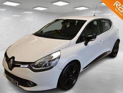 White Used 2014 Renault Clio IV Dynamique Hatchback | £3,590 (Fair price)