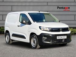 White Used 2024 Vauxhall Combo S MPV | £14,295 (Fair price)
