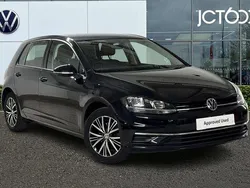 Black Used 2019 VW Golf VII SE Hatchback | £14,320 (Fair price)
