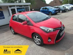 Red Used 2015 Toyota Yaris Hybrid Hatchback | £8,695 (Fair price)
