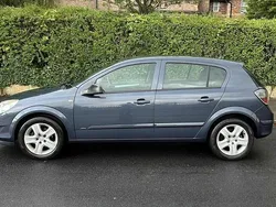 Blue Used 2009 Vauxhall Astra Active Hatchback | £1,795 (Good price)