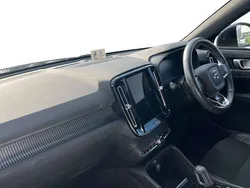 Onyx black Used 2021 Volvo XC40 R-Design SUV | £24,490 (Fair price)
