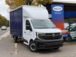 White New 2025 Renault Master Van | £39,990
