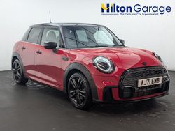 Red Used 2021 Mini Cooper Hatch Hatchback | £17,400 (Expensive)