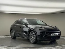 Black Used 2024 Porsche Macan SUV | £74,900 (Good price)