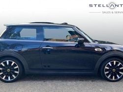 Black Used 2020 Mini Cooper SE Hatch Hatchback | £15,575 (Fair price)