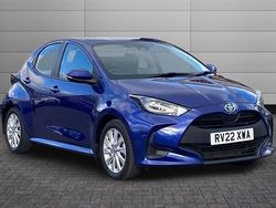 Blue Used 2022 Toyota Yaris Hybrid Hatchback | £16,501 (Fair price)