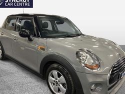 Used 2017 Mini Cooper Hatch Hatchback | £7,790 (Fair price)