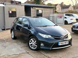 Grey Used 2013 Toyota Auris Multidrive S Hatchback | £5,795 (Fair price)