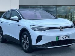 Glacier white metallic black Used 2022 VW ID.4 Pure SUV | £19,808 (Fair price)
