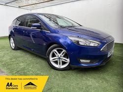 Blue Used 2016 Ford Focus Zetec Hatchback | £3,795 (Good price)