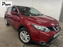 Red Used 2014 Nissan Qashqai Acenta Premium SUV | £7,295 (Fair price)