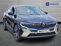 Blue/black Used 2024 Renault Mégane Hatchback | £23,999 (Fair price)