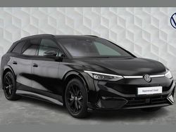 Black Used 2025 VW ID.7 Pro Estate | £41,839 (Good price)