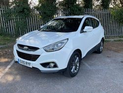 White Used 2015 Hyundai ix35 SE SUV | £4,195 (Fair price)