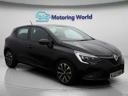 Used 2023 Renault Clio V Evolution | £12,600 (Fair price)