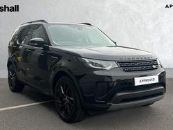 Black Used 2018 Land Rover Discovery 5 SE SUV | £21,452 (Super price)